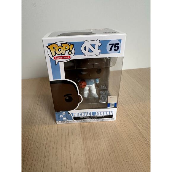 Michael Jordan In Warm-Ups Funko Pop #75 UNC Basketball Vinyl Figure Brand New - Picture 1 of 5